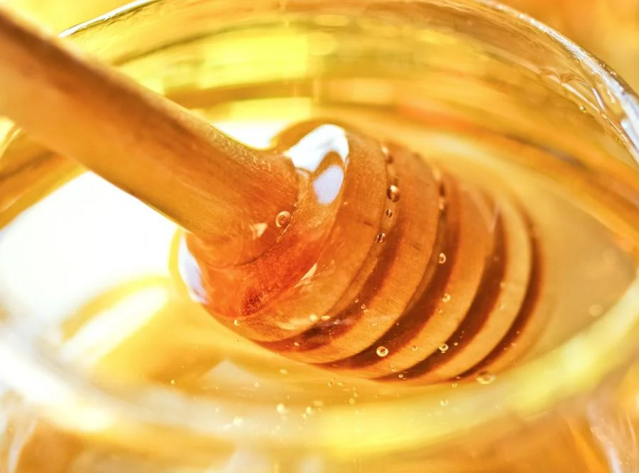 Wygładzające masło do ciała z miodem 500g - obrazek 2